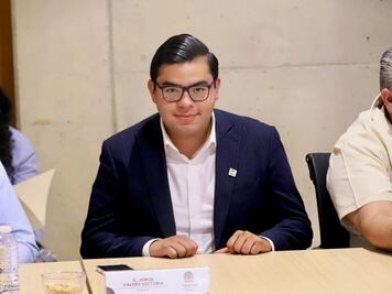 Denuncian que regidor del PRI en Tizayuca se hizo pasar por persona no binaria