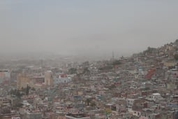 Pachuca activa alerta roja por fuertes rachas de viento este sábado