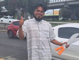 Entre machetes, sonrisas y arte prehispánico está Joaquín, el artista del semáforo