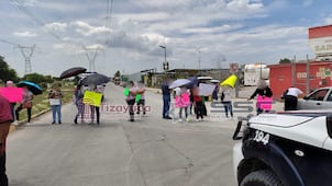 Bloquean avenida en Tizayuca por falta de espacios escolares