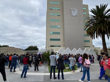 Casi 12 mil jóvenes presentan examen de admisión a preparatorias de la UAEH