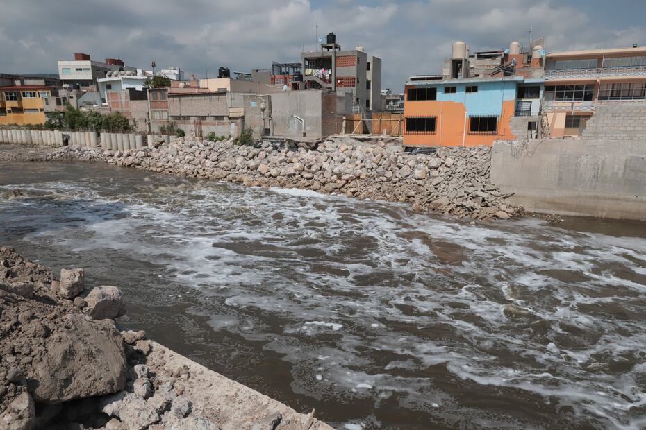 Entre la infraestructura dañada se encuentra: 10 balnearios, 11 escuelas, tres hospitales, 14 sistemas de agua potable, tres tianguis y plazas, seis puentes peatonales y 23 vehiculares.