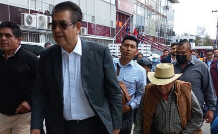 Pobladores de San Nicolás retienen por casi de tres horas personal en Palacio de Gobierno