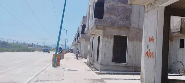 Indignación en Tizayuca por cachorro arrojado desde obra de desarrolladora SADASI