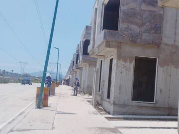 Indignación en Tizayuca por cachorro arrojado desde obra de desarrolladora SADASI