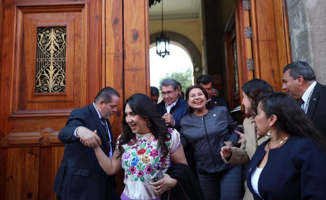 Legisladores de Morena a Palacio Nacional sostienen reunión privada con la presidenta Claudia Sheinbaum. FOTO: DIEGO SIMÓN SÁNCHEZ / EL UNIVERSAL