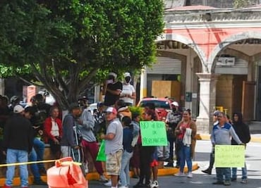 Comerciantes ambulantes bloquean centro de Ixmiquilpan tras desalojo