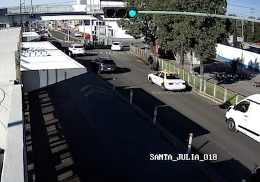 Tres pasajeros resultan lesionados tras frenado de unidad de transporte en Santa Julia