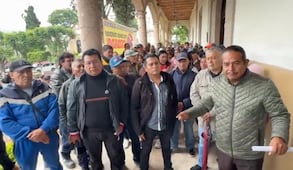 Vecinos toman presidencia municipal de Tepeji; acusan obras de mala calidad