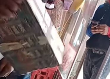 Obligan a comerciantes a vender cigarros de contrabando, acusan