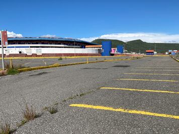 Busca Pachuca regularizar a comerciantes afuera de estadio Hidalgo