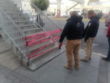 Toman medidas preventivas en puente peatonal del Hospital General de Pachuca