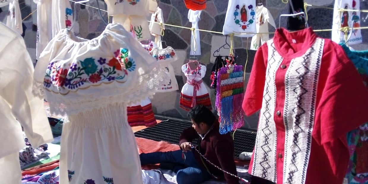 Historia de vida de artesanas y comerciantes de Buñuelos tradicionales en la Basílica menor de Guadalupe | Foto: Arturo Torres