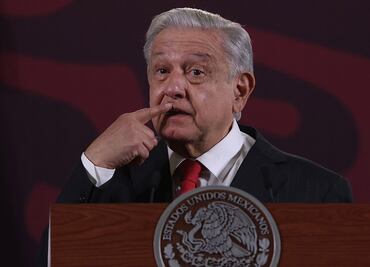 AMLO urge a INE indagar guerra sucia en su contra en redes sociales