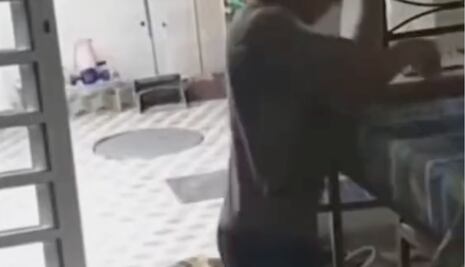 Niño se vuelve viral al pedirle ayuda a Alexa para hacer su tarea