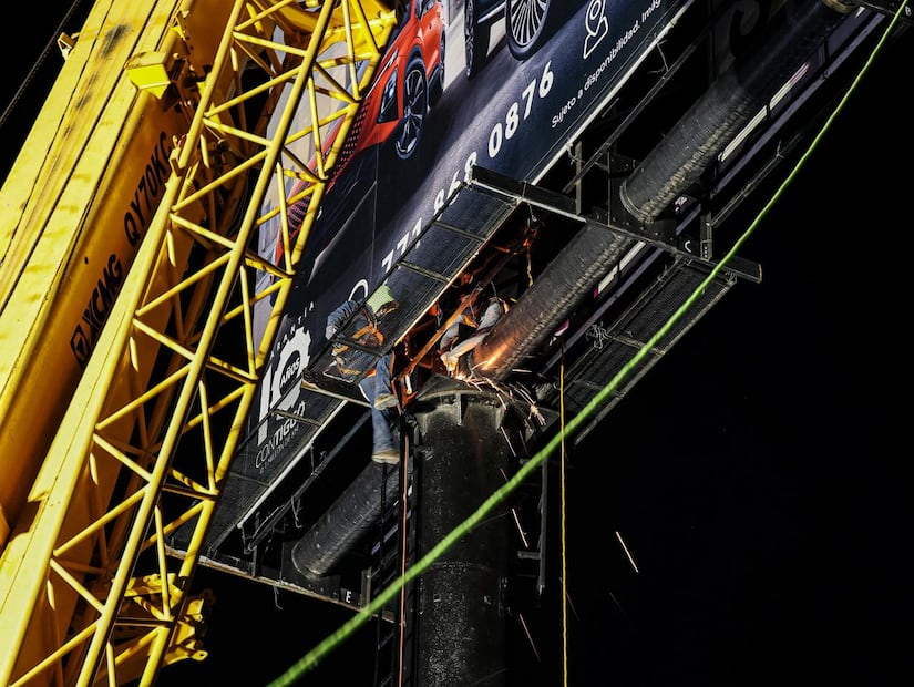 Pachuca retira anuncios irregulares para recuperar el orden urbano | Foto: ayuntamiento de Pachuca