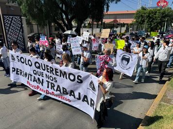 Emprendedores de Pachuca marchan para exigir reactivación de bazares en RevoPark
