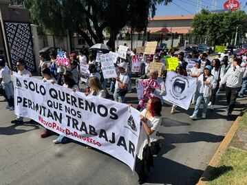 Emprendedores de Pachuca marchan para exigir reactivación de bazares en RevoPark