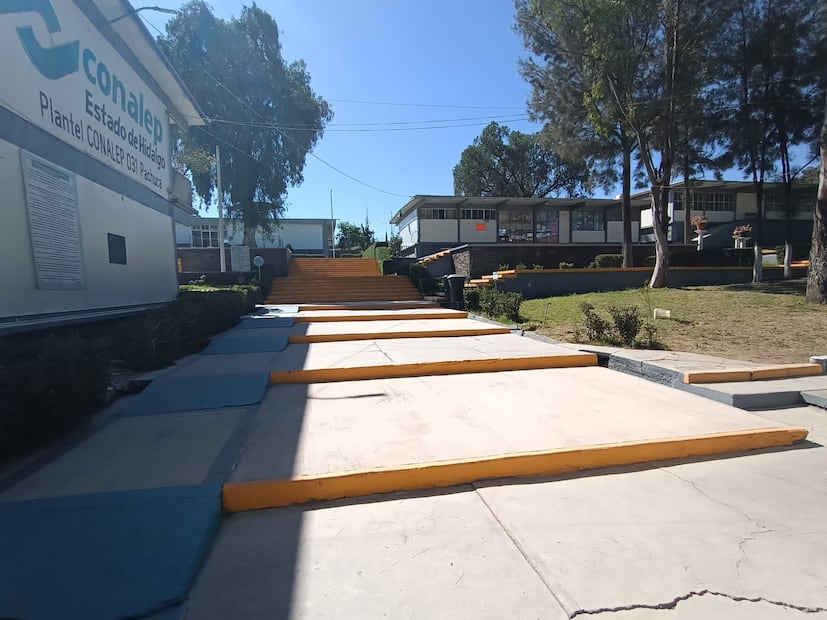 Docentes del Conalep Pachuca I se suman al paro nacional por mejoras laborales | Foto: Lourdes Naranjo