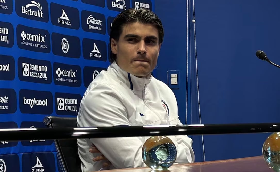 Luka Romero en su primera conferencia con Cruz Azul. FOTO: Edgar Enríquez/ EL UNIVERSAL