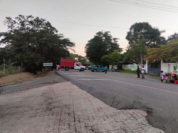 Bloqueada la México-Tampico por comunidades de Veracruz