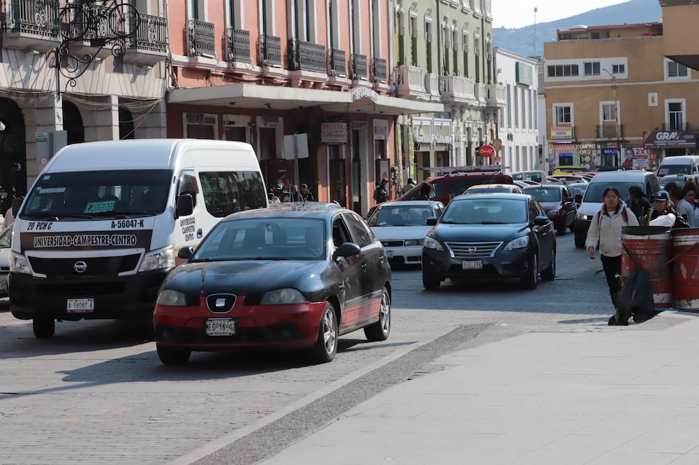 Los vehículos emplacados en Hidalgo no pueden generar el pase turístico | Foto: Luis Soriano
