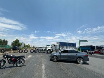 Padres de familia cierran carretera Progreso- Francisco I. Madero