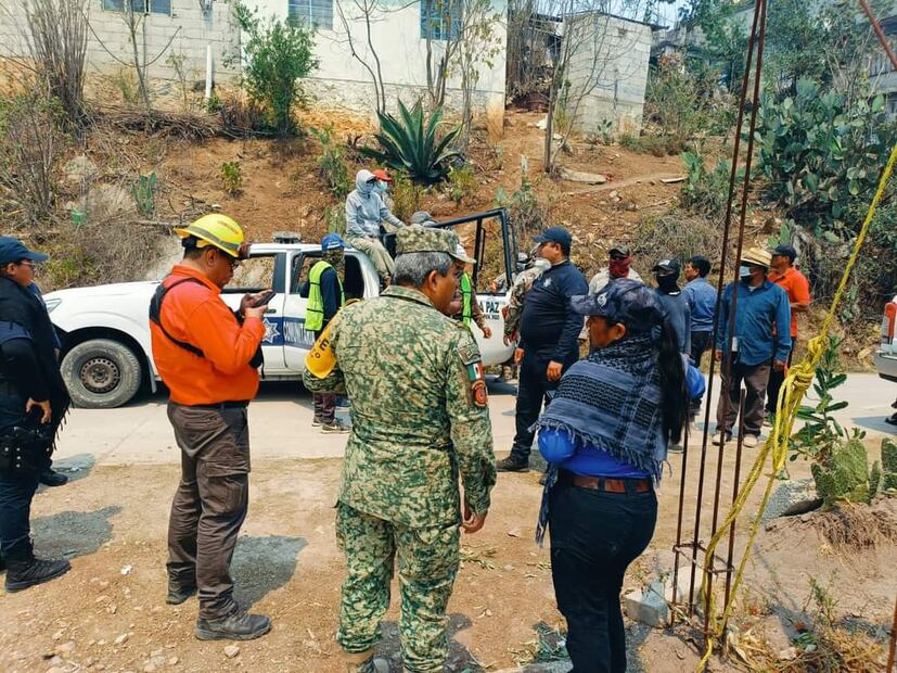 Continúan labores para sofocar incendio en Nicolás Flores | Foto: Especial