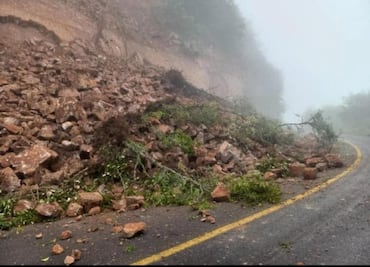 Lluvias provocan derrumbes y afectaciones en carreteras del Valle del Mezquital y la Sierra Gorda