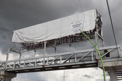 Ayuntamiento de Pachuca imposibilitado para retirar espectaculares en puentes 