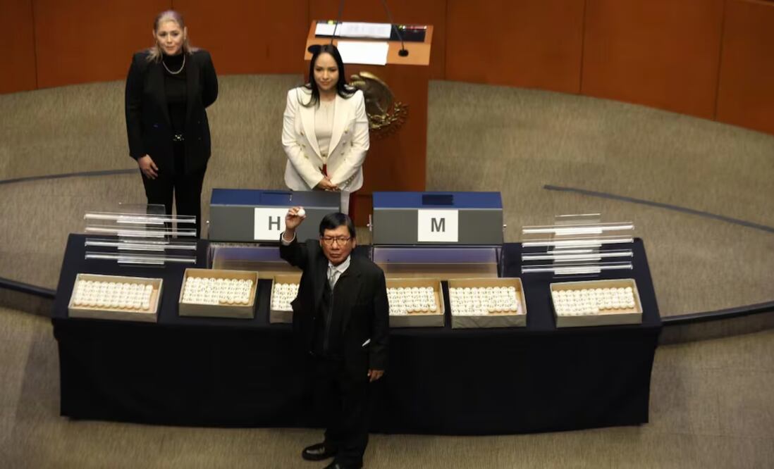 Proceso de insaculación para definir candidaturas del Poder Judicial en el Senado. Foto: Diego Simón Sánchez/EL UNIVERSAL