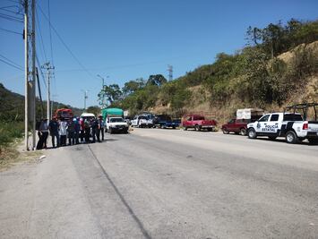 Conflicto por tierras en Huejutla termina en tensión y bloqueos