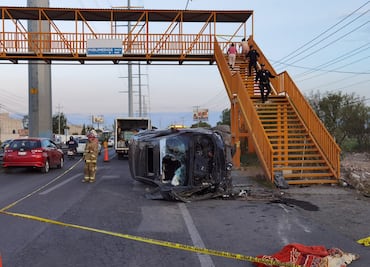Muere un pasajero de una combi tras ser embestido por un auto en la Pachuca-Sahagún