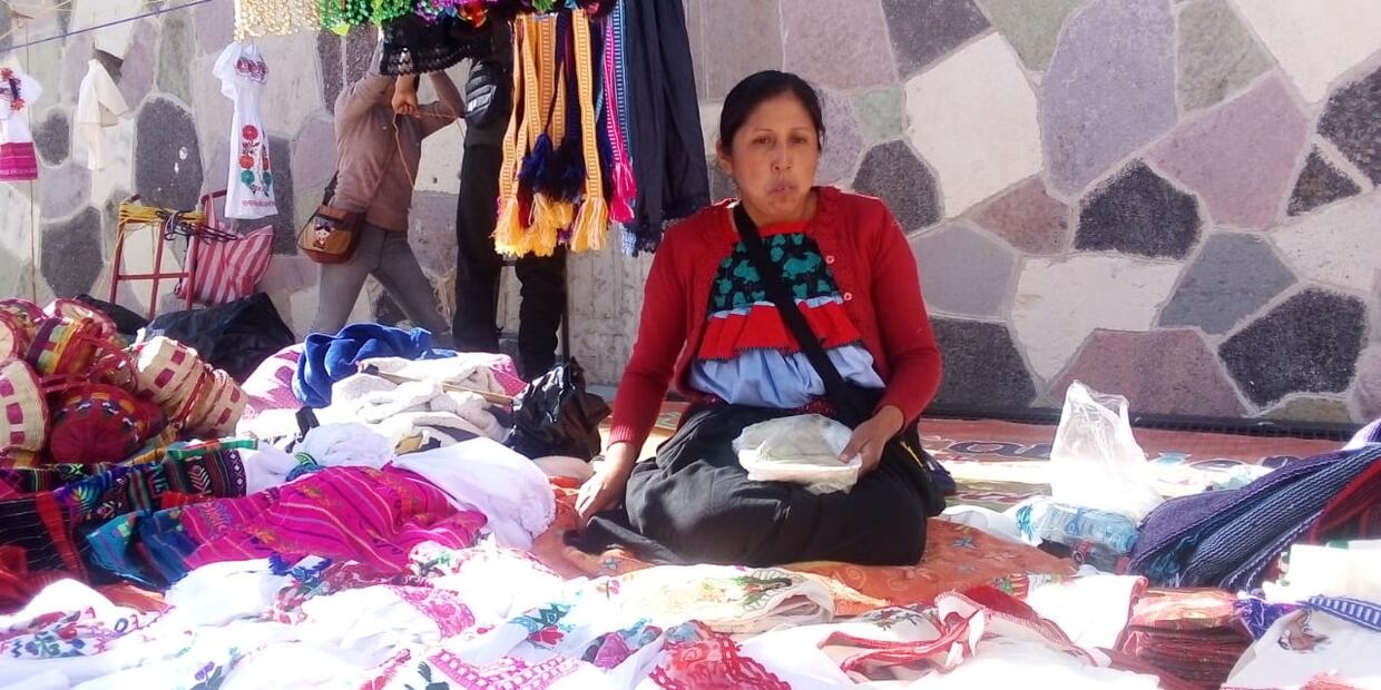 Historia de vida de artesanas y comerciantes de Buñuelos tradicionales en la Basílica menor de Guadalupe | Foto: Arturo Torres