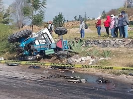 Choque entre tráiler y tractor agrícola deja un hombre muerto en Chilcuautla
