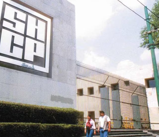Huachicol fiscal será motivo de suspensión en padrón de comercio exterior, advierte Hacienda