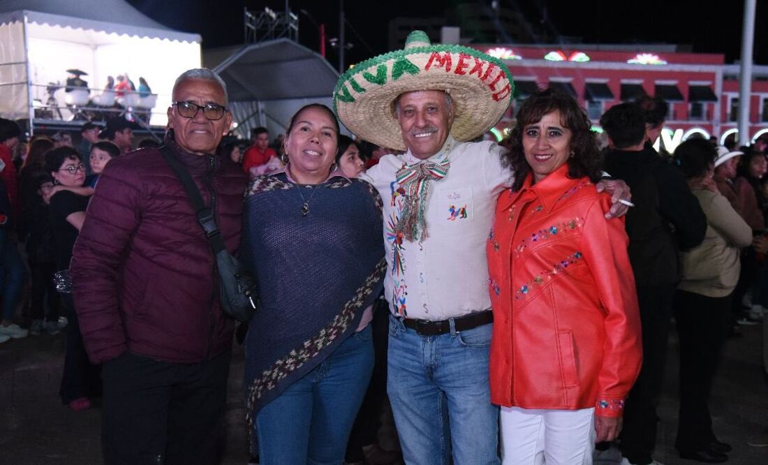 La gente se dio cita en la plaza Juárez de Pachuca para celebrar el tradicional grito de Independencia Foto: Gobierno Hidalgo