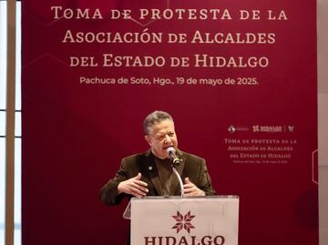 Julio Menchaca toma protesta a la Asociación de Alcaldes de Hidalgo