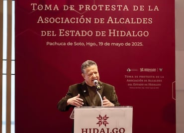 Julio Menchaca toma protesta a la Asociación de Alcaldes de Hidalgo