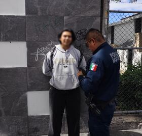 Detienen a hombre por hacer pintas en un despacho jurídico de Pachuca