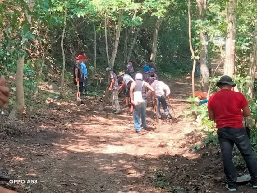 Seis comunidades incomunicadas en Yahualica tras destrucción de carretera por conflicto vecinal | Foto: especial