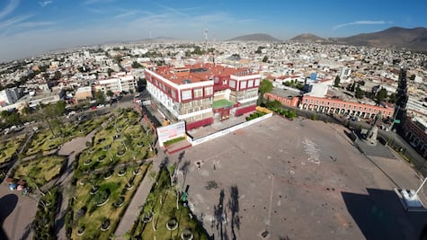 Rehabilitarán el piso de la explanada de Plaza Juárez