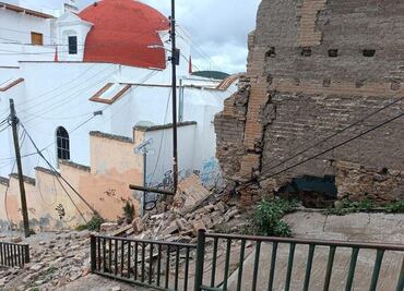 Colapsa barda de la histórica “Casa del Vampiro” en el centro de la ciudad