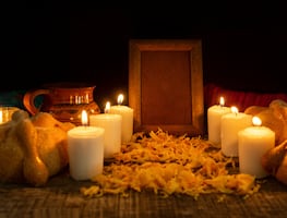 Bomberos de Huejutla atienden tres incendios durante el Xantolo por veladoras en altares