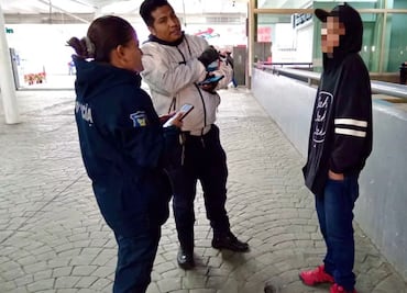 Policía Violeta de Hidalgo auxilia a menor desaparecido originario de Chihuahua