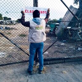 Clausura Profepa bodega incendiada en Mineral de la Reforma por manejo de residuos peligrosos