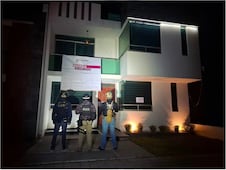 Cateo en fraccionamiento de Pachuca deja cinco detenidos; uno es trabajador de Pemex 