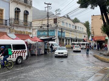 Comerciantes ambulantes exigen igualdad de condiciones para vender en el centro de Pachuca