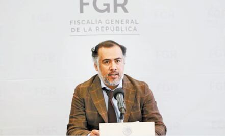 AMLO revela que investiga a exfiscal especial del caso Ayotzinapa