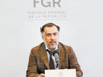 AMLO revela que investiga a exfiscal especial del caso Ayotzinapa